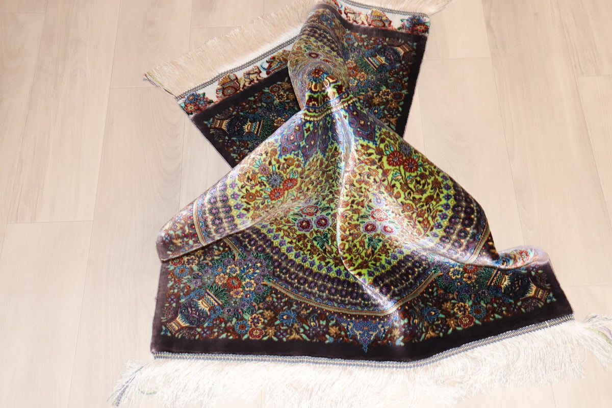 稀代のカラーリング 【ジャムシディ工房（アッバス）】 92×62cm ライムグリーン×紫「春の芽吹き」クム産シルク ID25021