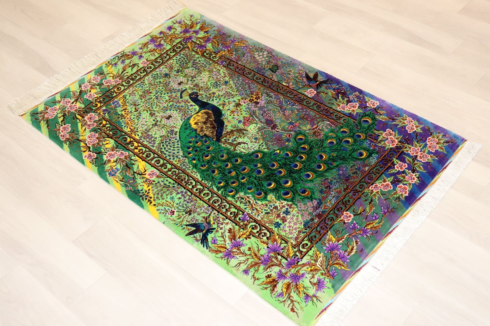 アミール工房 神秘的な孔雀柄 79×118cm (ID23011) | ペルシャ絨毯専門