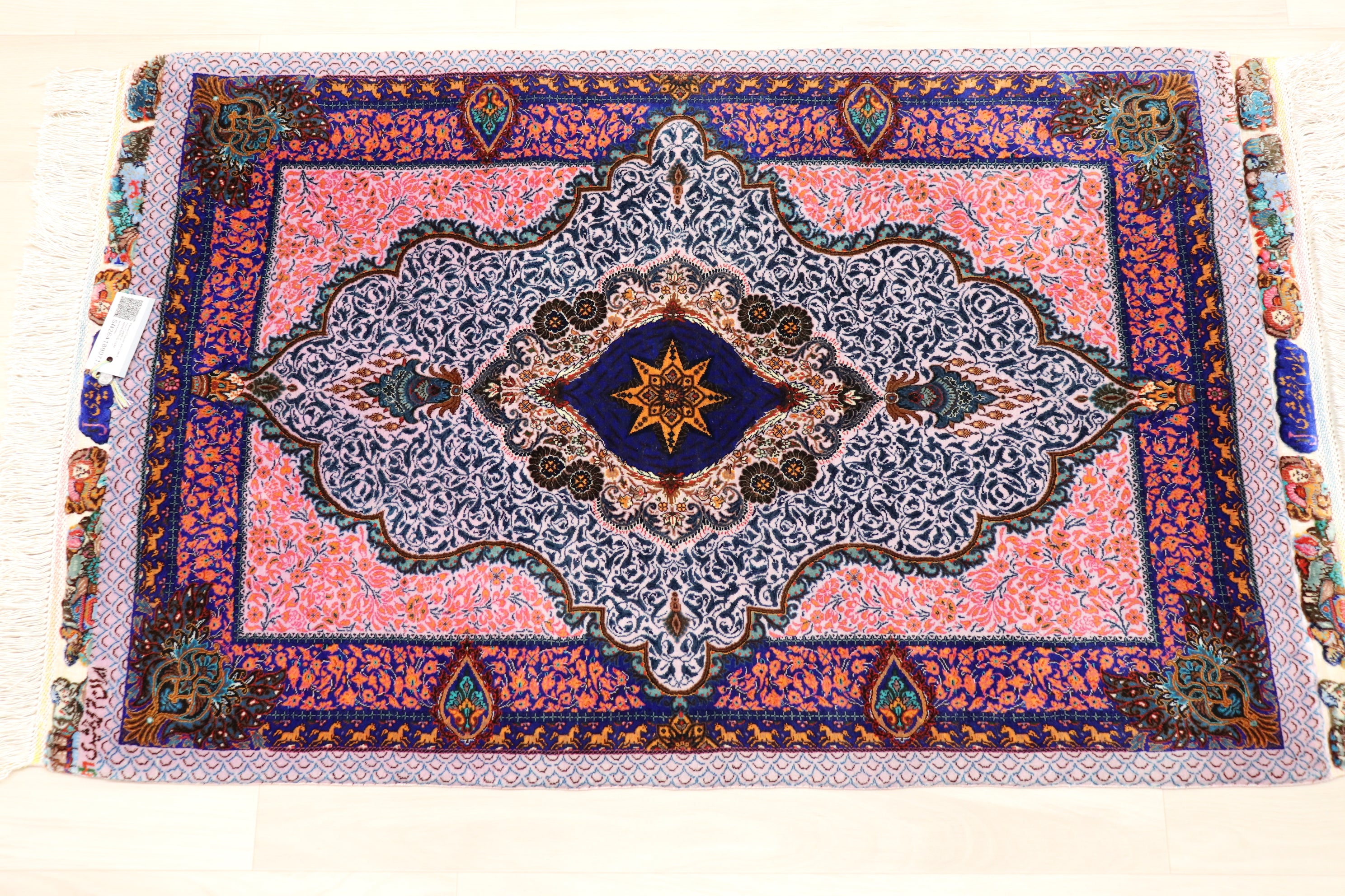 シルク ペルシャ絨毯 156 x 240 cm〔房含まず〕値下しました❣️ ペルシャ絨毯 ナイン産 ウール 約82cm x 119cm｜SATHI RUGS