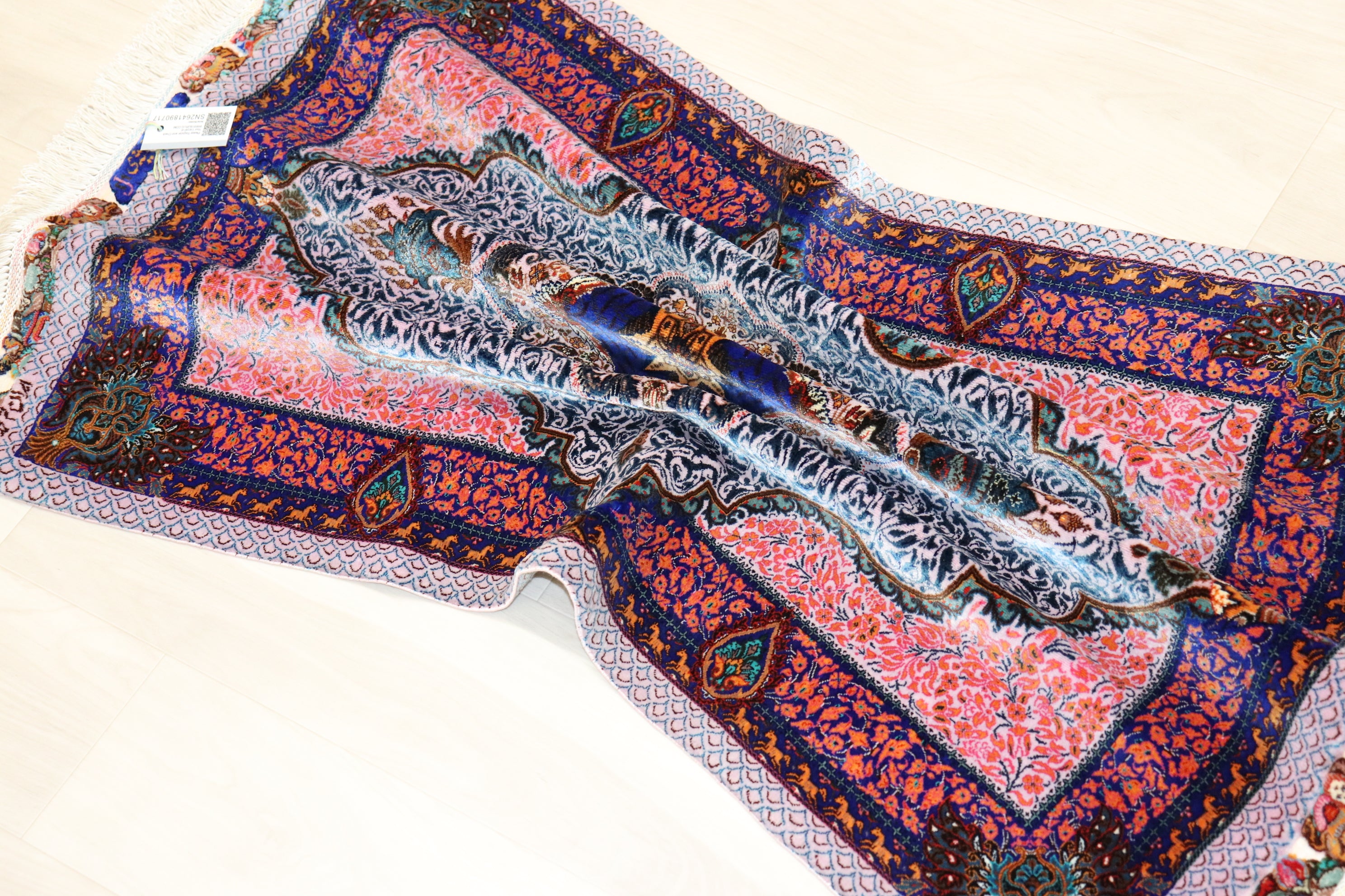 ペルシャ絨毯 クム産 シルク100% モハマドジャムシディ工房 最高密度