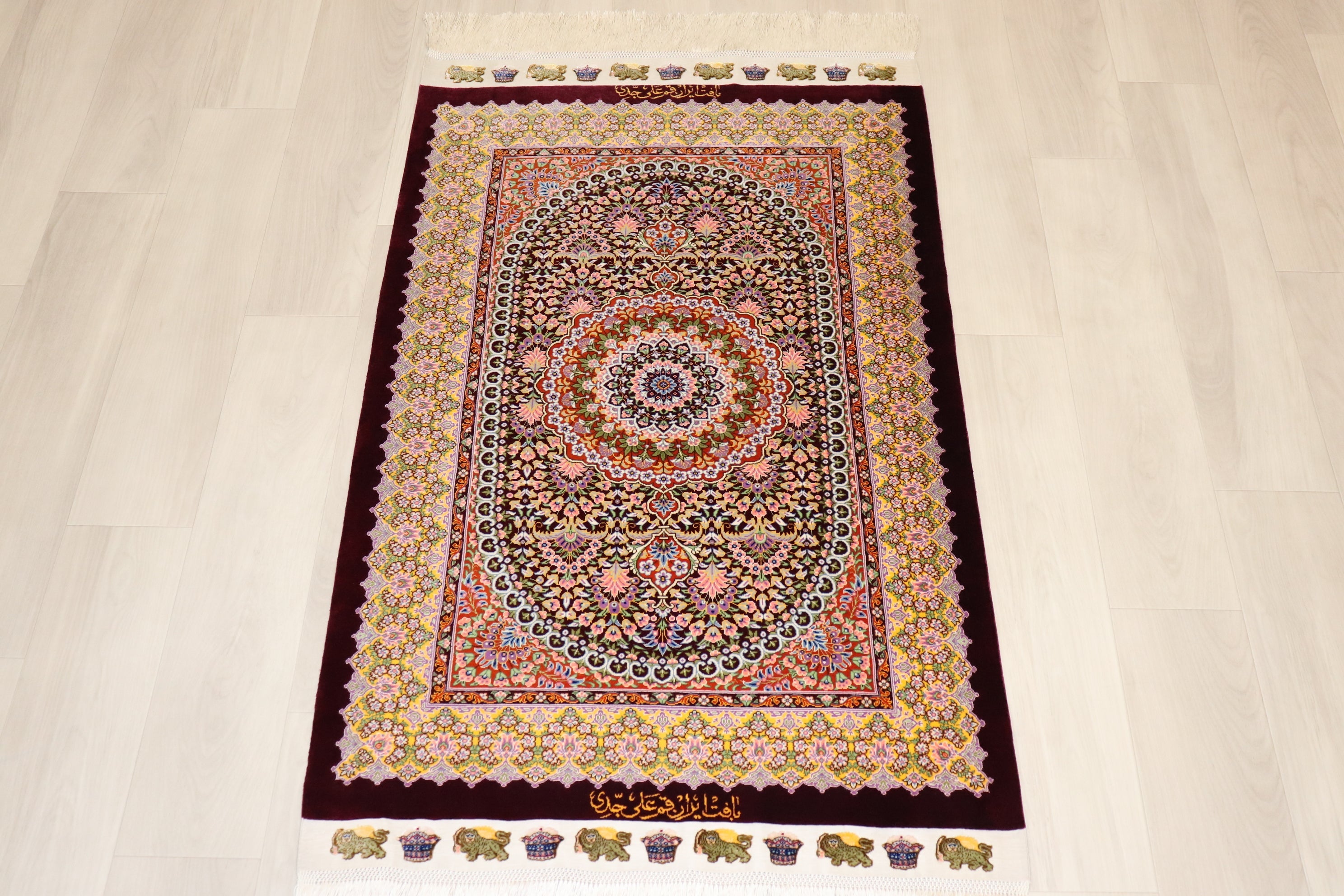 ペルシャ絨毯 クム産 シルク100% ジェッディ工房 マルーン×ゴールド