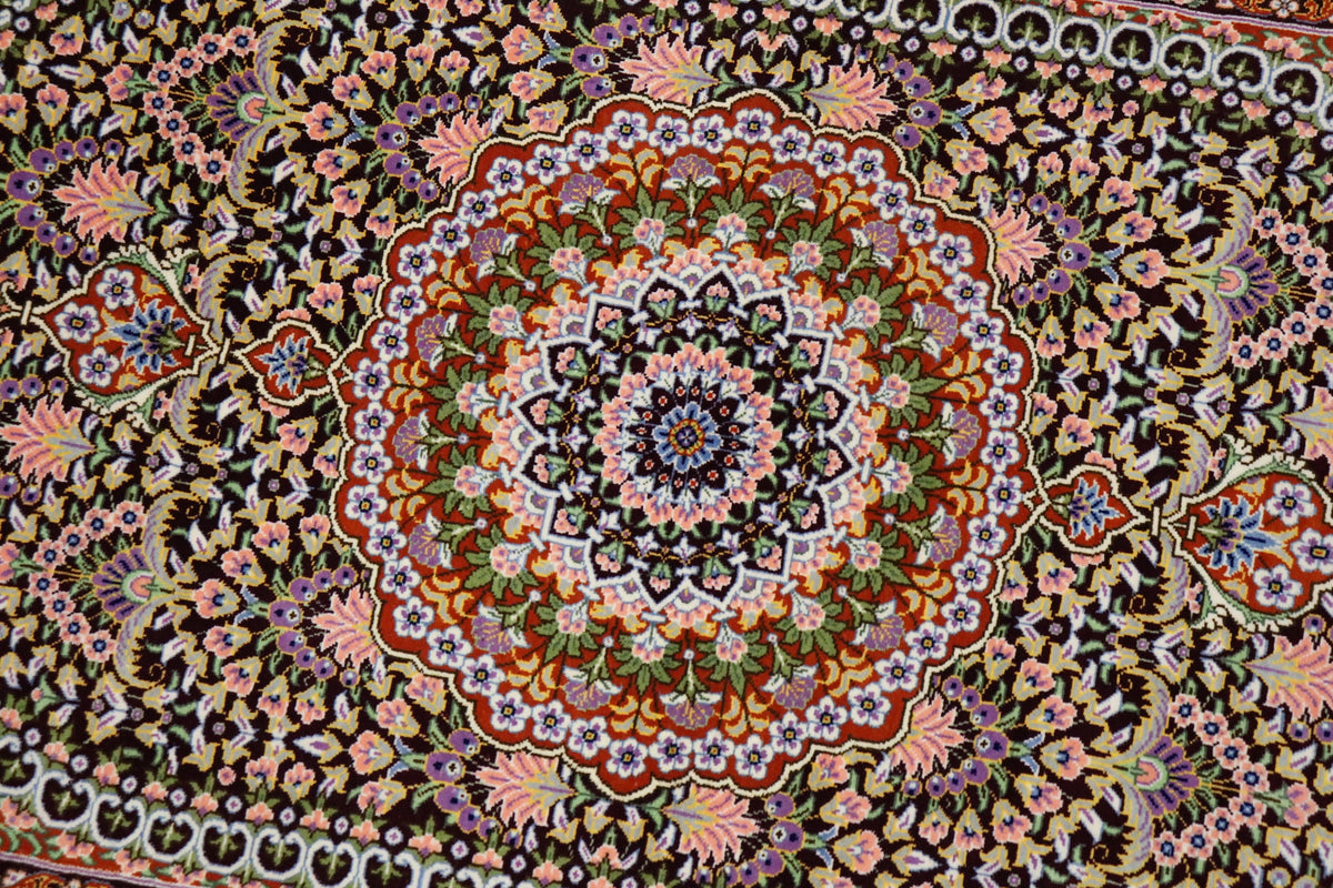 [ジェッディ工房]深淵なマルーンと輝くゴールド。宝石のような輝きを放つ、至高の一枚。ID:25030 カーペット・ラグ・マット > ラグ・カーペット