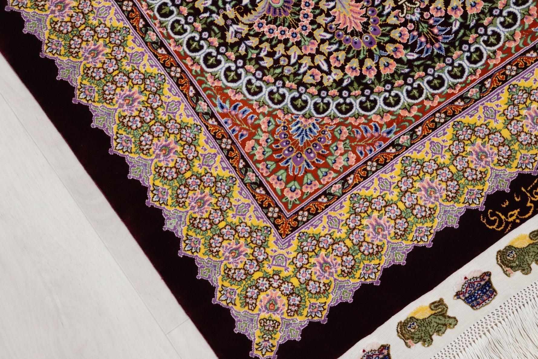 [ジェッディ工房]深淵なマルーンと輝くゴールド。宝石のような輝きを放つ、至高の一枚。ID:25030 カーペット・ラグ・マット > ラグ・カーペット