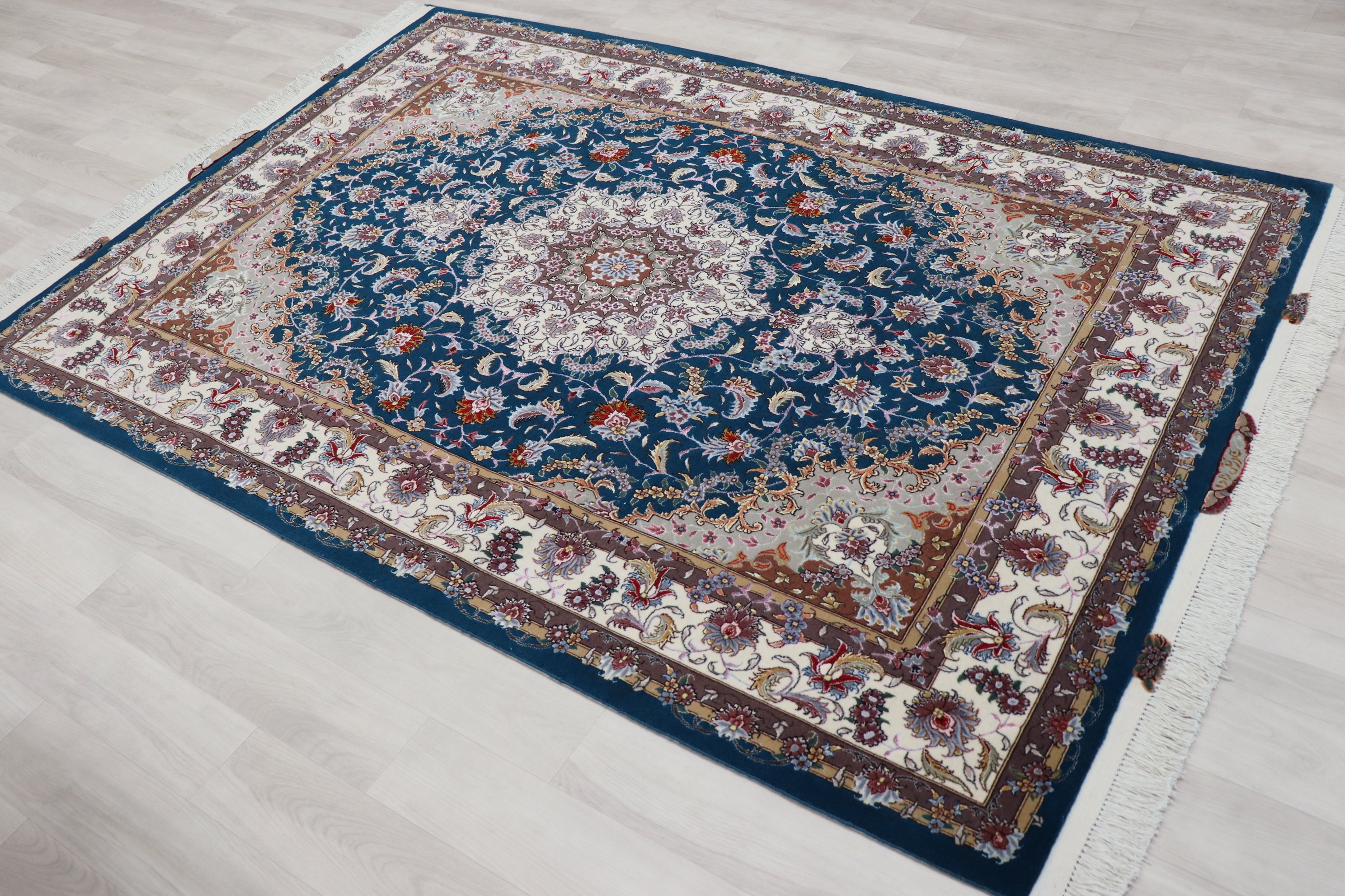 カディザデ工房】タブリーズ産 ペルシャ絨毯 シルク＆ウール 150×215cm 青