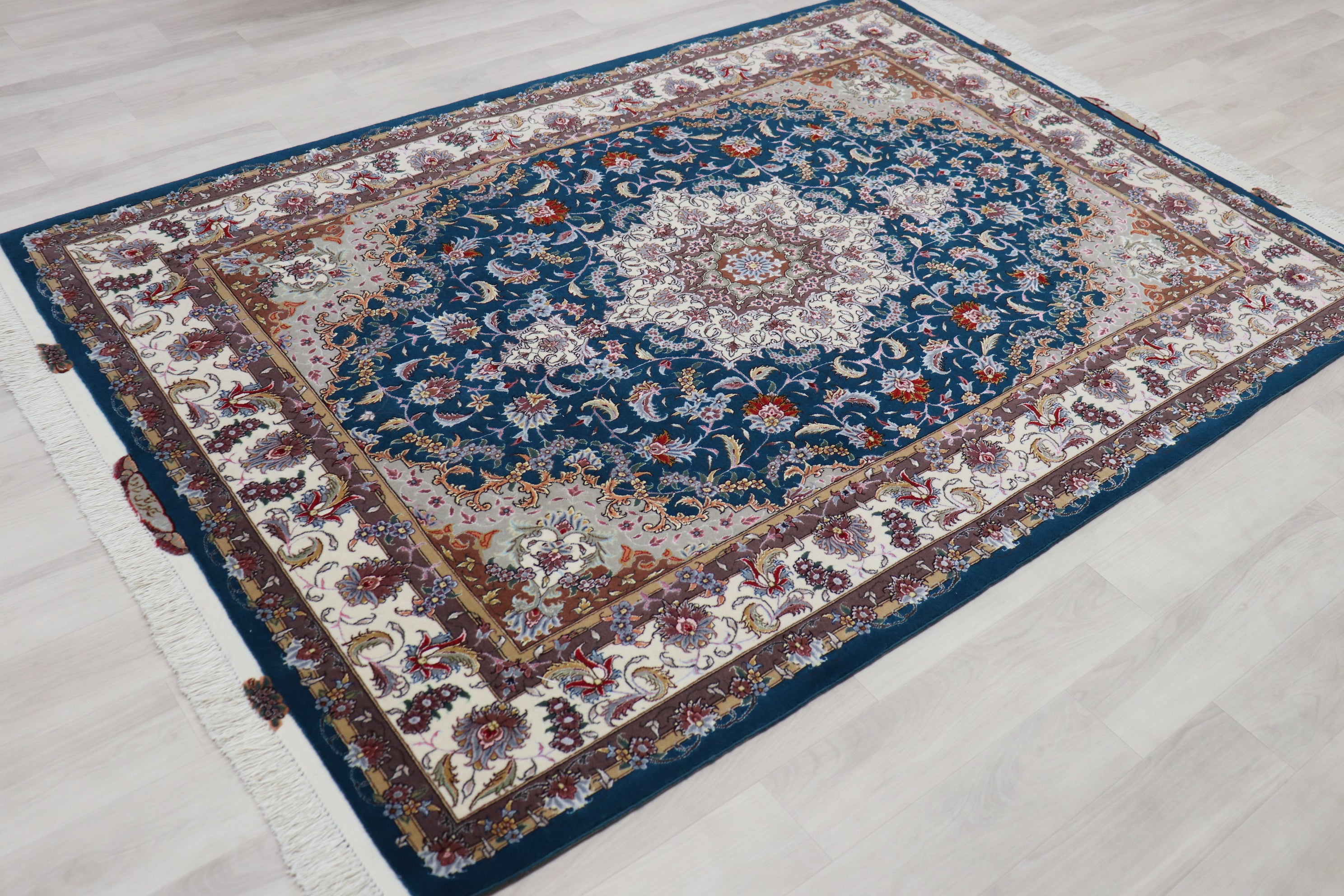 カディザデ工房】タブリーズ産 ペルシャ絨毯 シルク＆ウール 150×215cm 青