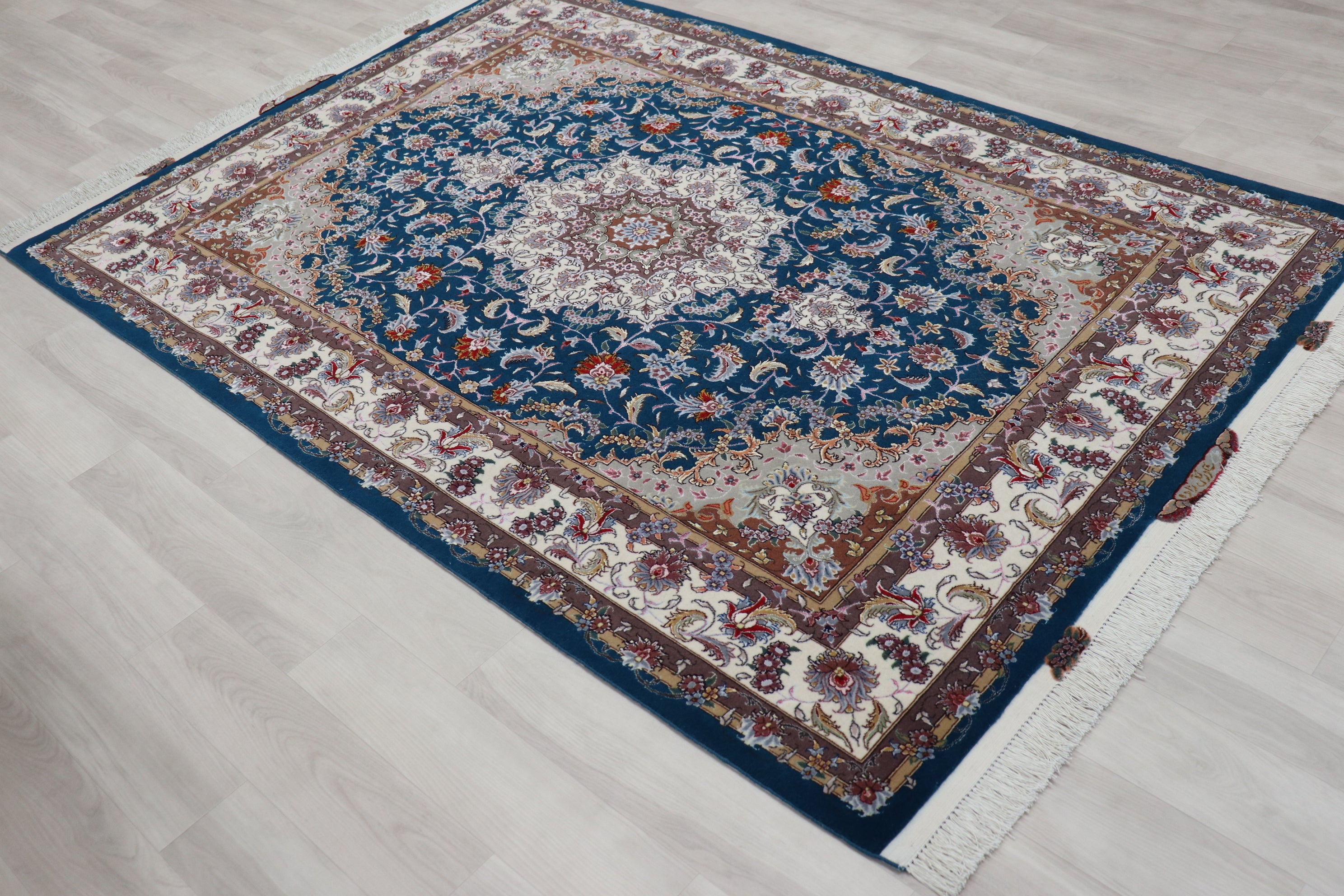 カディザデ工房】タブリーズ産 ペルシャ絨毯 シルク＆ウール 150×215cm 青