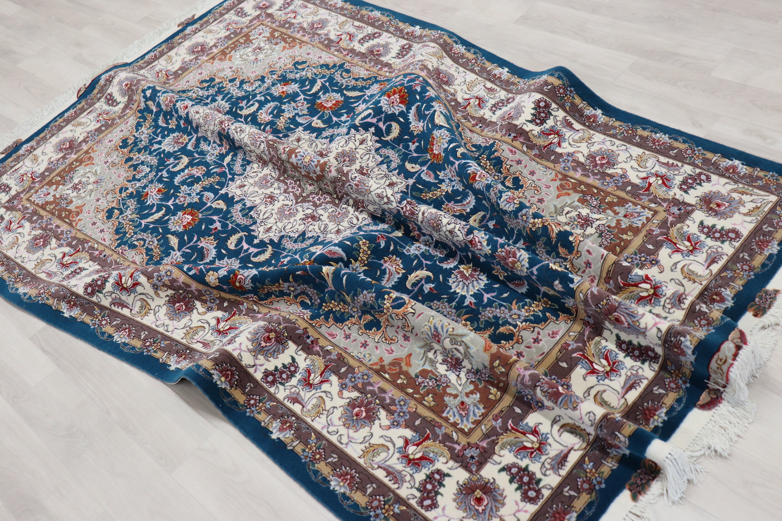 カディザデ工房】タブリーズ産 ペルシャ絨毯 シルク＆ウール 150×215cm 青