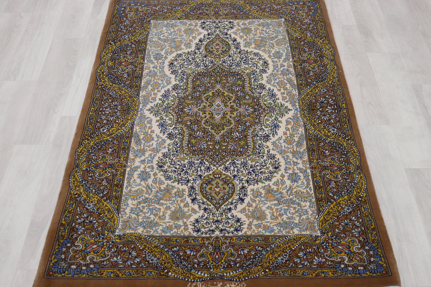 【ファラヒ工房】クム産 シルク＆ウール 100×146cm クリーム×キャメル（ID: 25007）