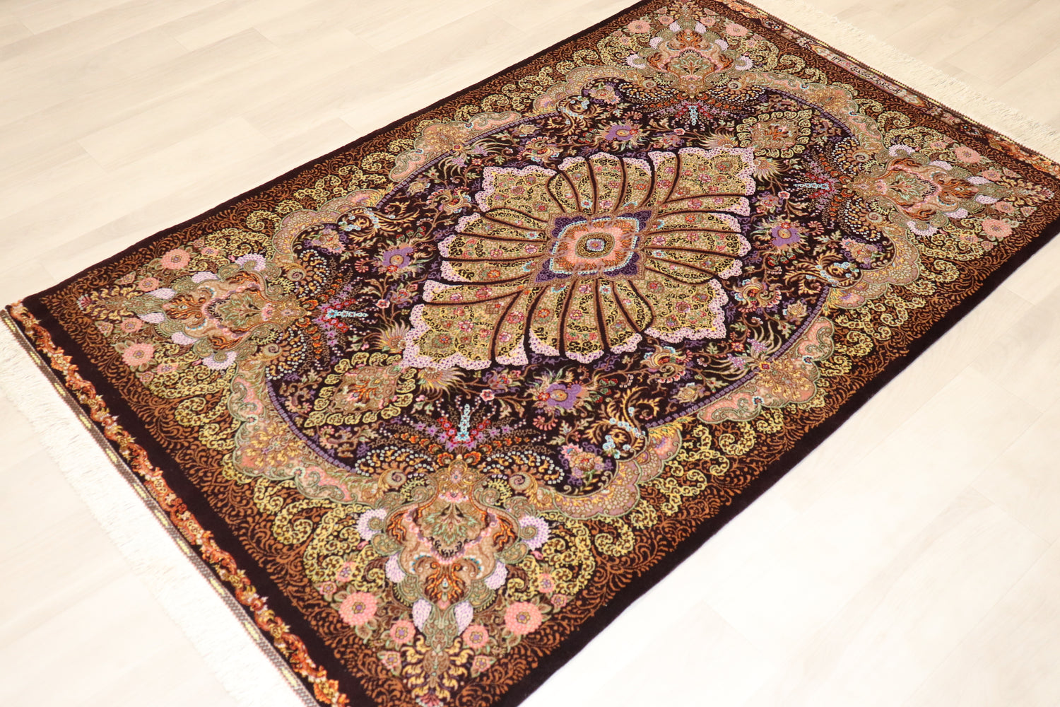 シックなアースカラー クム産 【サマディ工房】 102×162cm 茶×緑「Lachak Toranj」ID25004