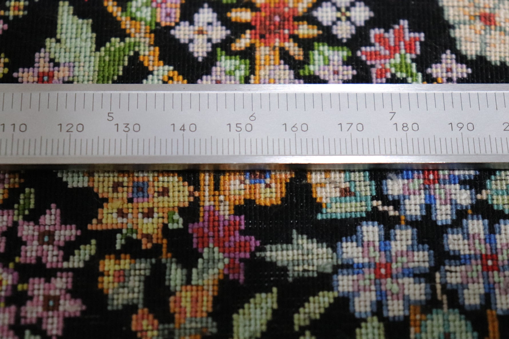エスハギ工房 繁栄の生命の樹 黒×グリーン 101×151cm (ID18013) - _carpetquality