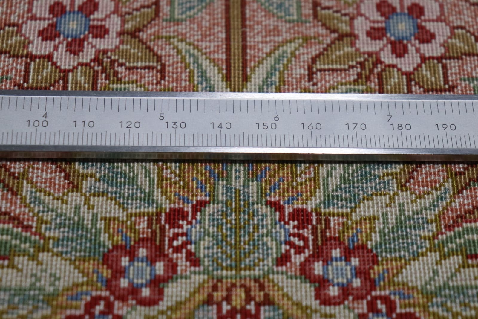 波斯地毯的密度