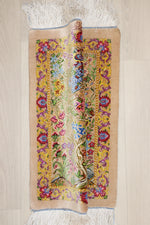 ペルシャ絨毯 クム産 シルク100% ミニサイズ 生命の樹×華やかな自然モチーフ プレゼントとして最適