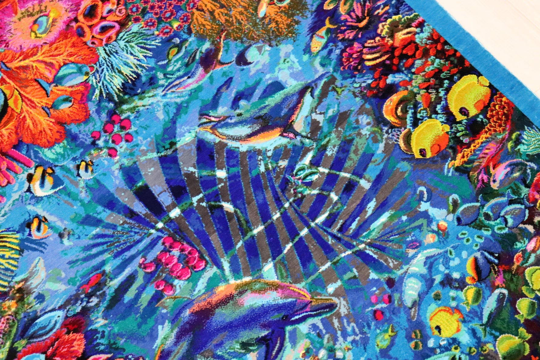 【バハラム(Ali)工房】息を呑むほど鮮やかな絵画絨毯 奇跡の海底世界 お部屋に飾る永遠のアクアリウム ID25023