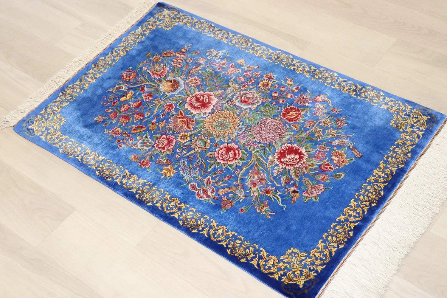 動物達の楽園】手織りシルクペルシャ絨毯 鳥獣双樹 未使用極上品 動物 動物達の楽園】手織りシルクペルシャ絨毯 鳥獣双樹 未使用極上品 動物