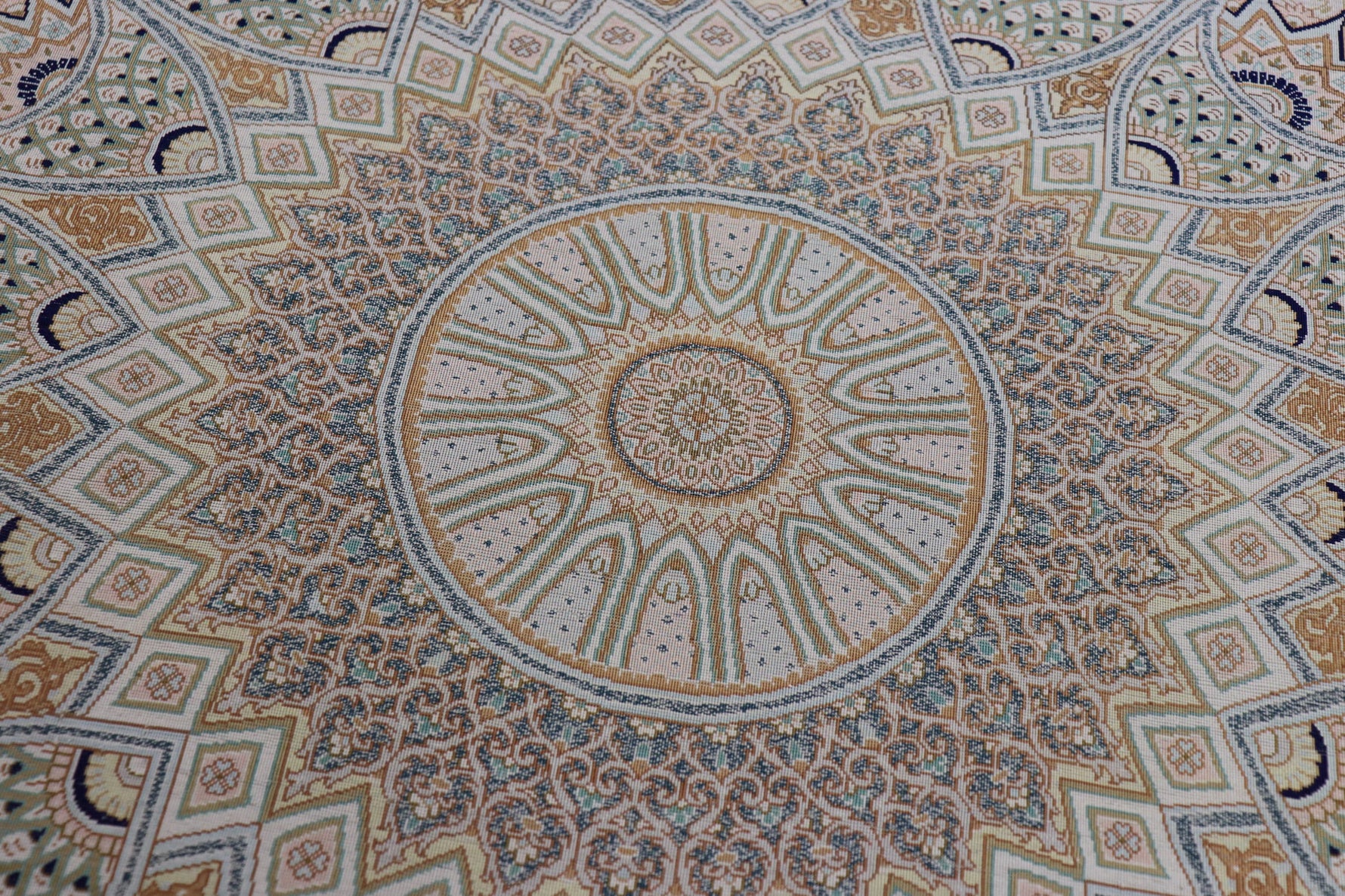 絶密度・草木染【ジャムシディ工房】クム産シルク 「Dome/天空の建築」ID24003