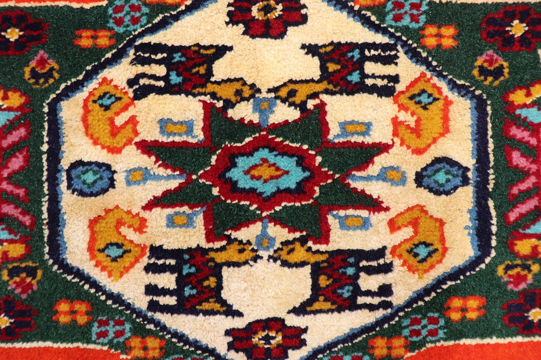 業界最安値 ペルシャ絨毯 手織り ウール&シルク ホラーサン産 大サイズ ID23019