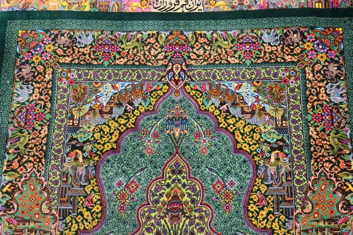 【フルザン工房】 息を呑むほど鮮やかなエメラルド 物語を紡ぐ絵画のようなメダリオン  ID25011