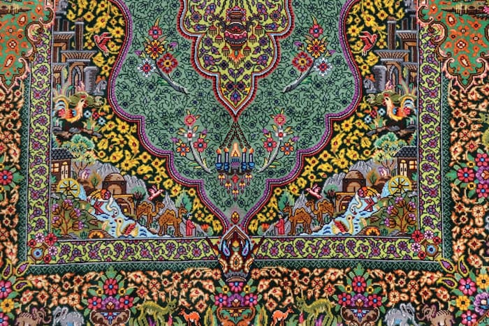 【フルザン工房】 息を呑むほど鮮やかなエメラルド 物語を紡ぐ絵画のようなメダリオン  ID25011