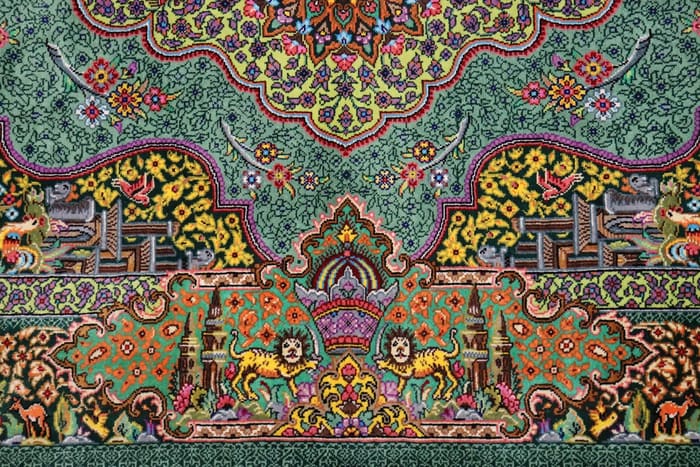 【フルザン工房】 息を呑むほど鮮やかなエメラルド 物語を紡ぐ絵画のようなメダリオン  ID25011