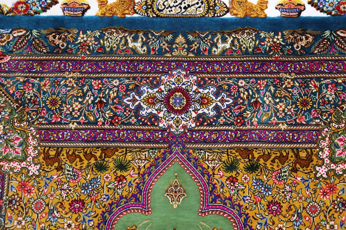 【ジャムシディ工房(マスウード)】名門が描く、黄金と緑の楽園　生命が息づく至高の一枚　クム産シルク　ID25018