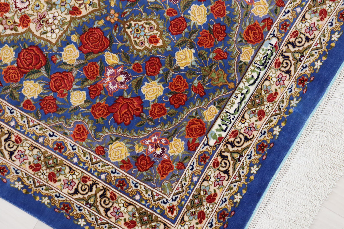 名門【ラジャビアン】鮮やかな青に咲き誇る 赤と黄色の薔薇  美の極致 クム産シルク ID25028