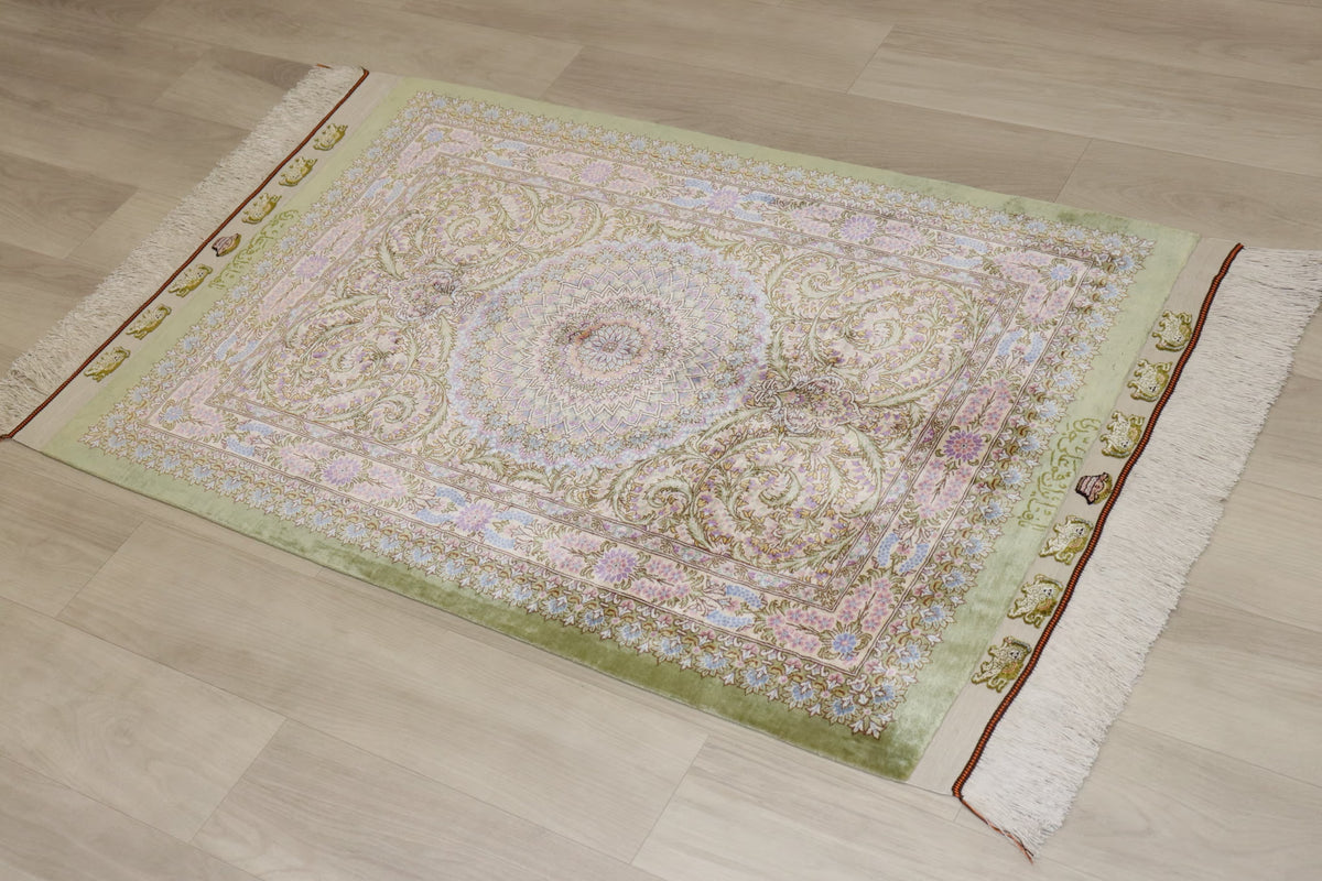 【ジェッディ工房】黄金の光を纏う、至福のグリーンクリームカラー 空間を優しく照らす一枚 ID25029