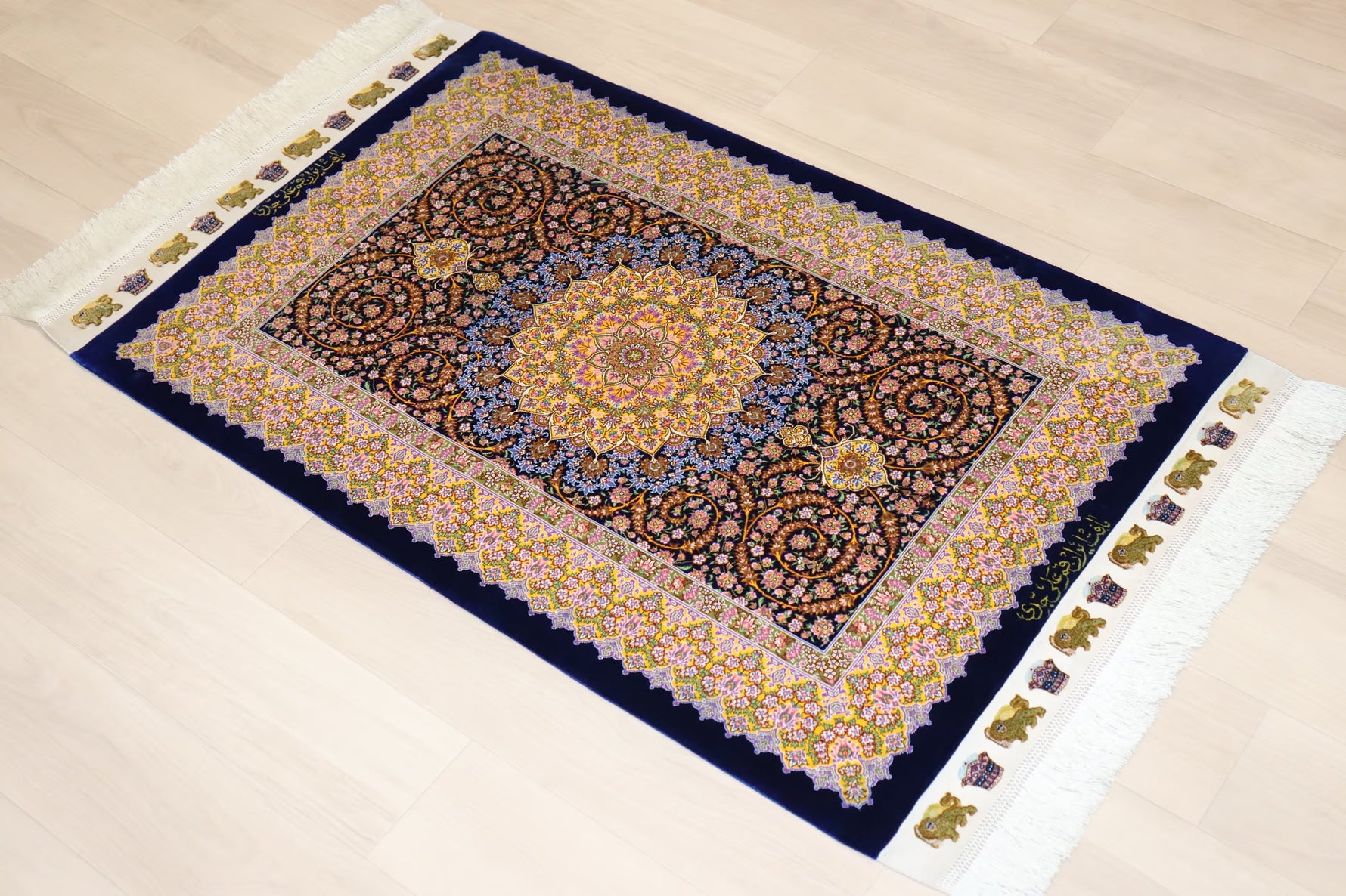 【ジェッディ工房】静寂のネイビーに咲く、黄金の輝きが贈る至高の一枚 ID25031