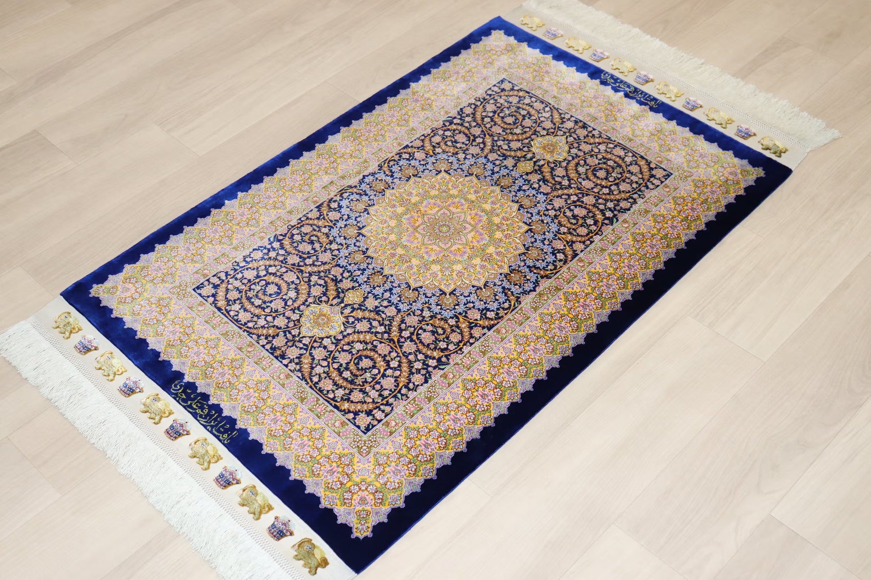 【ジェッディ工房】静寂のネイビーに咲く、黄金の輝きが贈る至高の一枚 ID25031