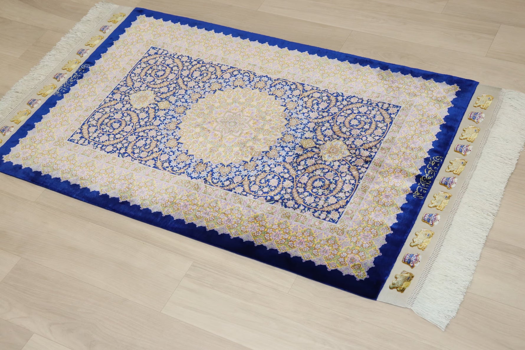 【ジェッディ工房】静寂のネイビーに咲く、黄金の輝きが贈る至高の一枚 ID25031