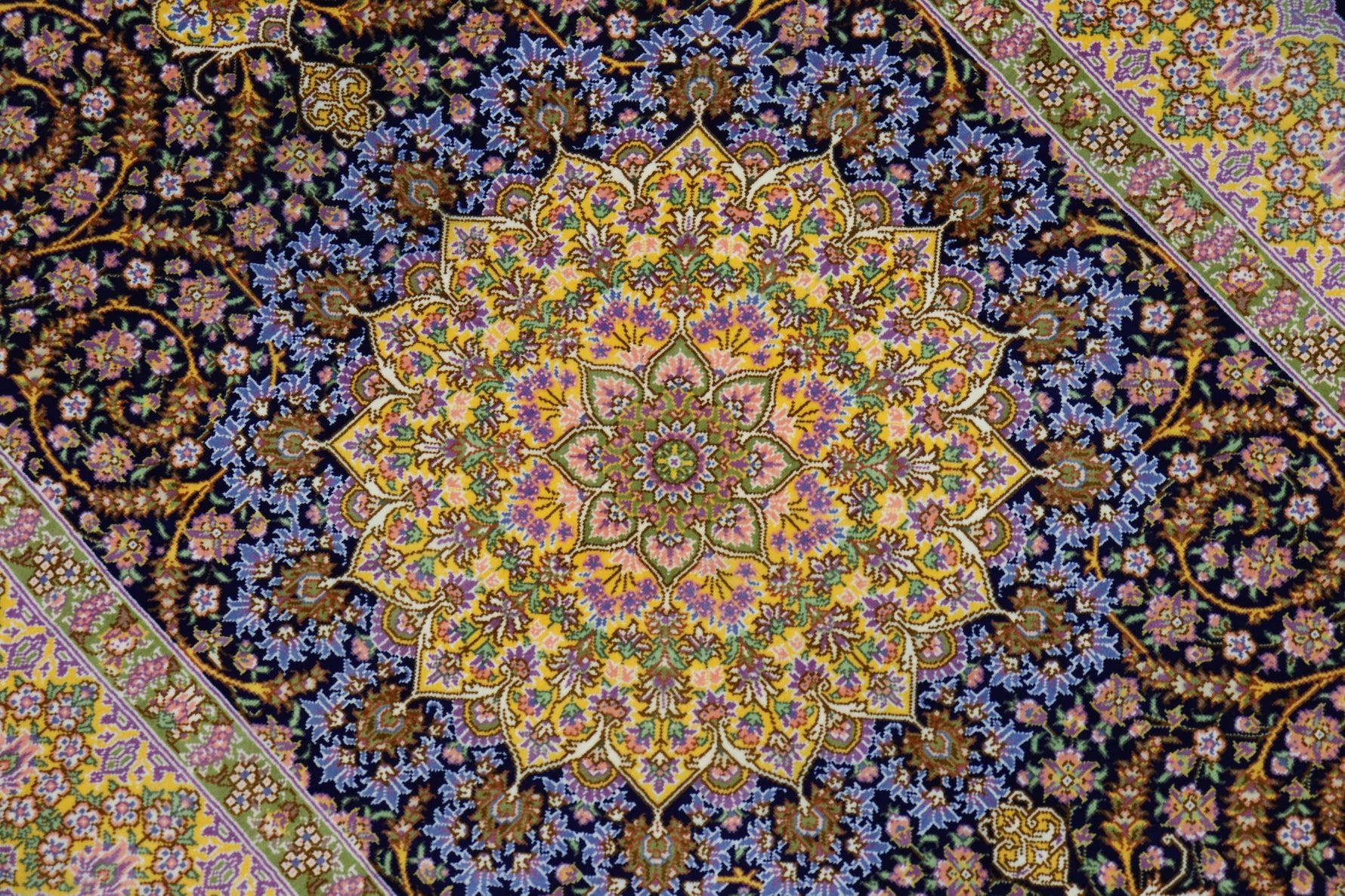 【ジェッディ工房】静寂のネイビーに咲く、黄金の輝きが贈る至高の一枚 ID25031