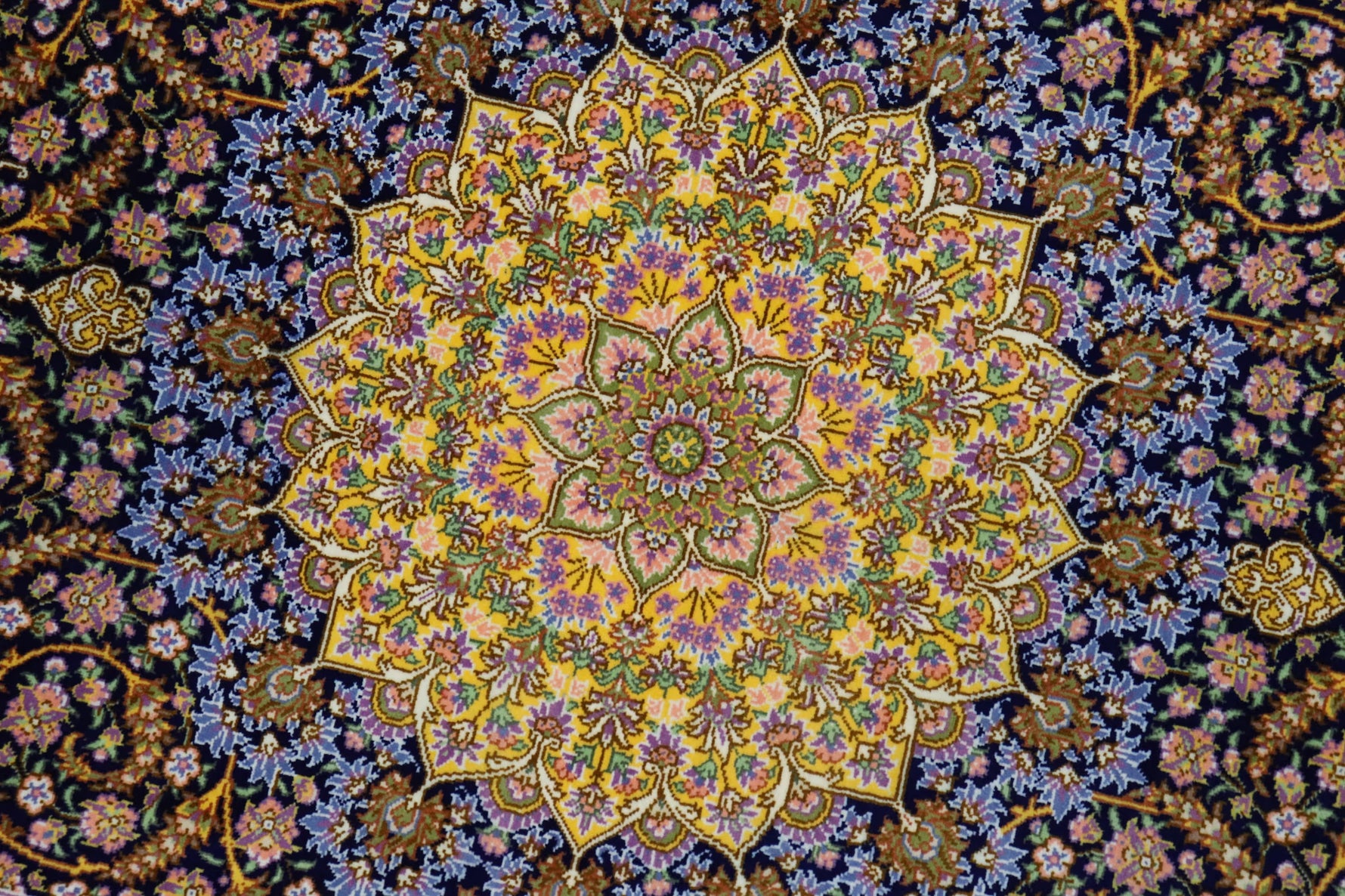 【ジェッディ工房】静寂のネイビーに咲く、黄金の輝きが贈る至高の一枚 ID25031