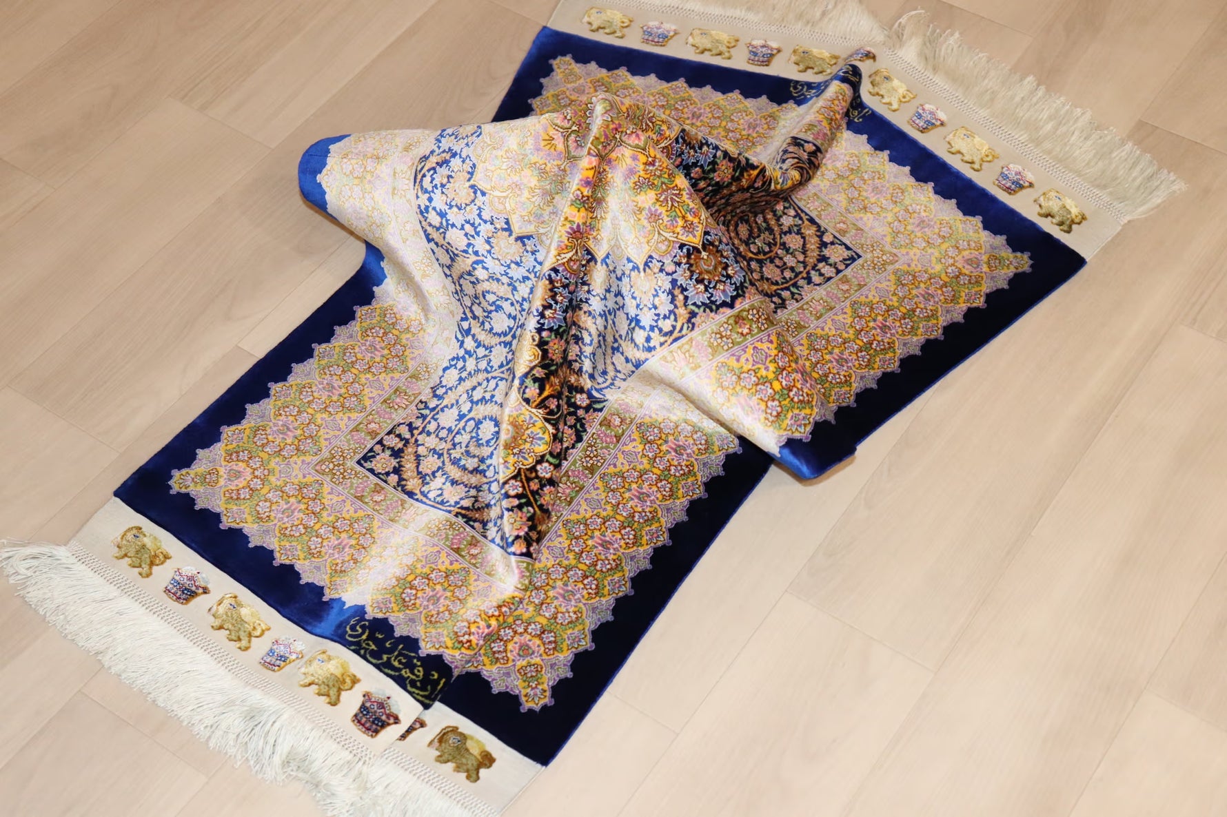 【ジェッディ工房】静寂のネイビーに咲く、黄金の輝きが贈る至高の一枚 ID25031