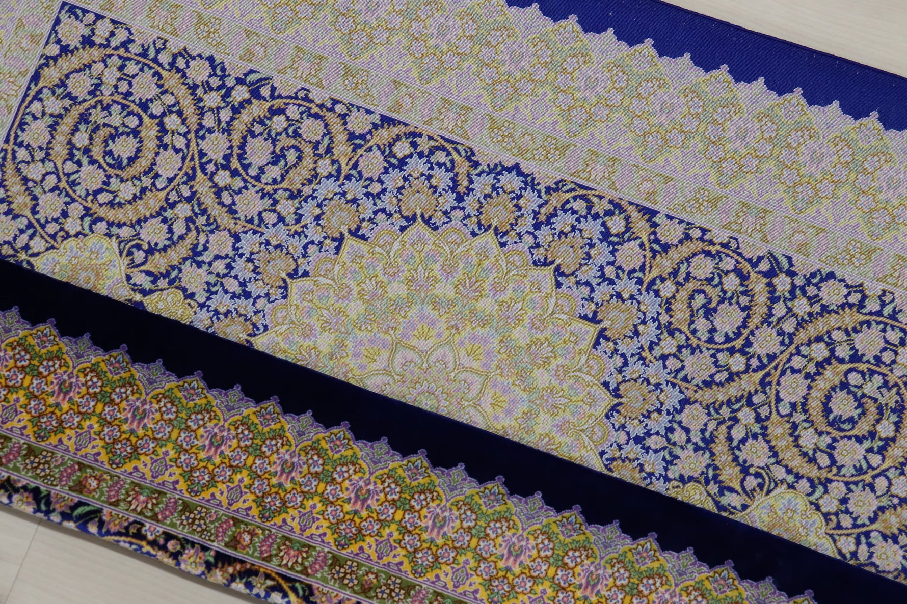 【ジェッディ工房】静寂のネイビーに咲く、黄金の輝きが贈る至高の一枚 ID25031