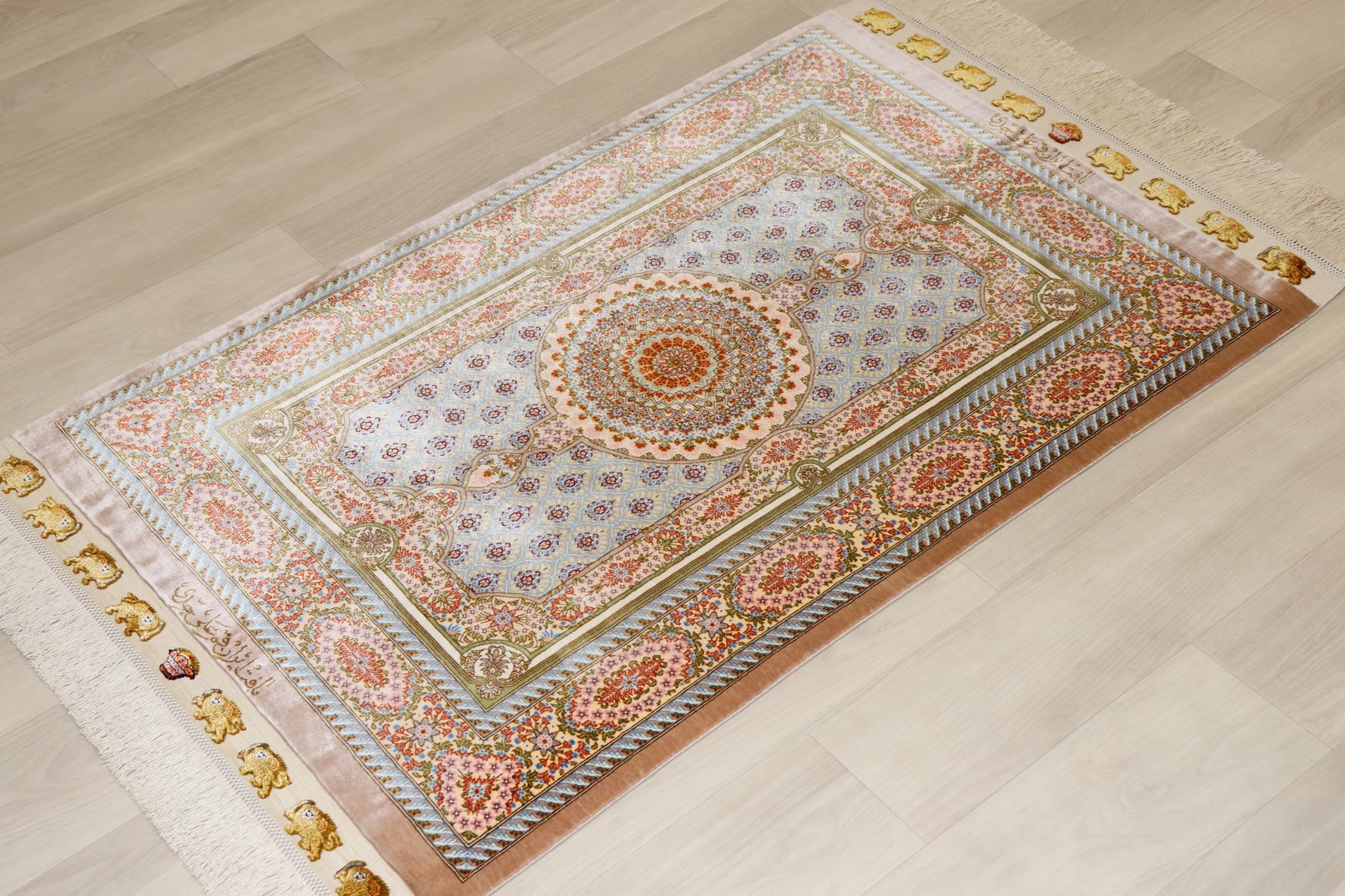 【ジェッディ工房】洗練された大人のベージュと淡い色彩が織りなす 極上のハーモニー　ID25032