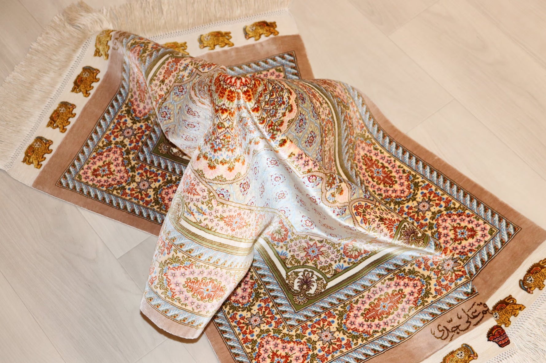 【ジェッディ工房】洗練された大人のベージュと淡い色彩が織りなす 極上のハーモニー　ID25032