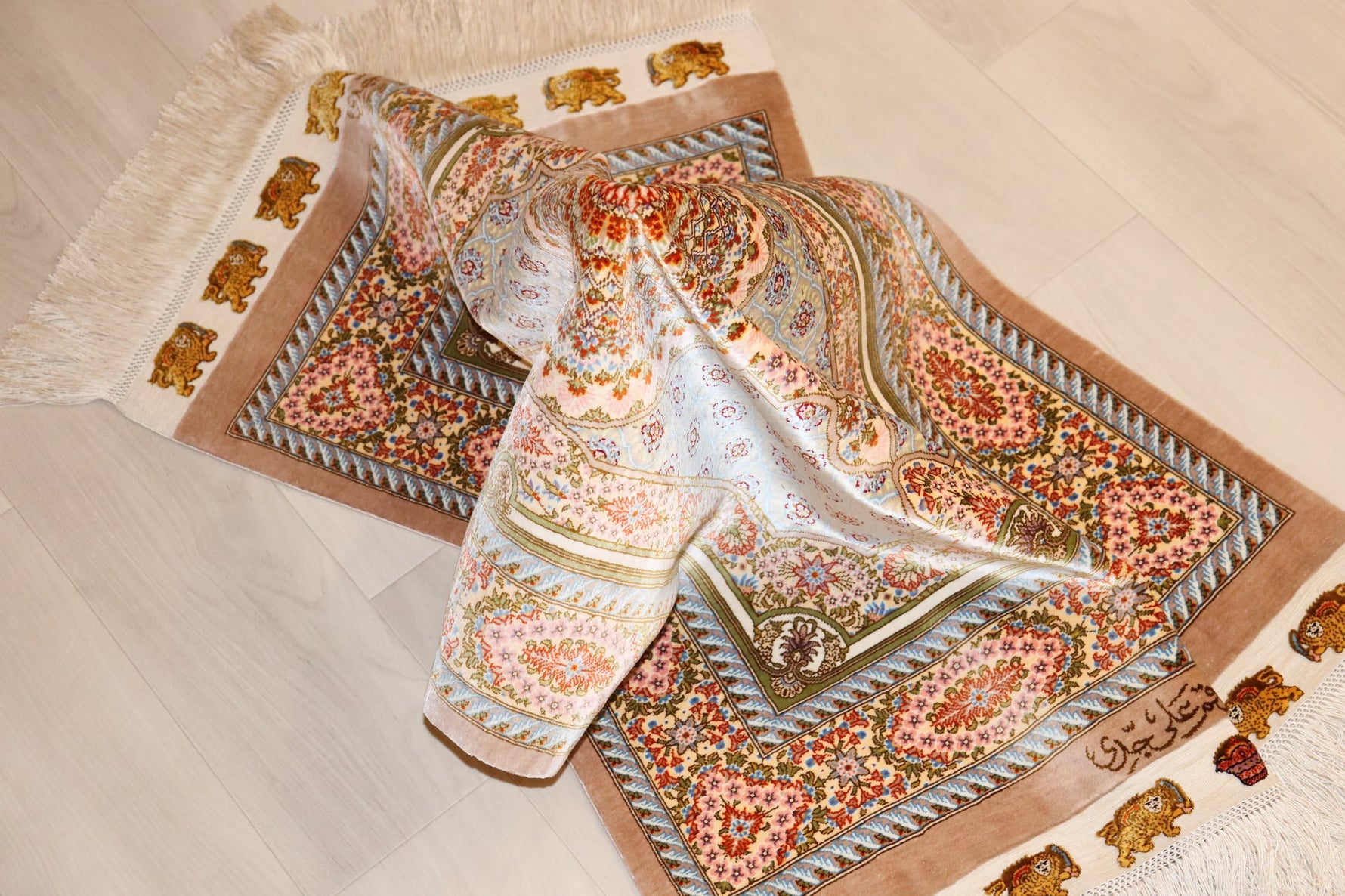 【ジェッディ工房】洗練された大人のベージュと淡い色彩が織りなす 極上のハーモニー　ID25032