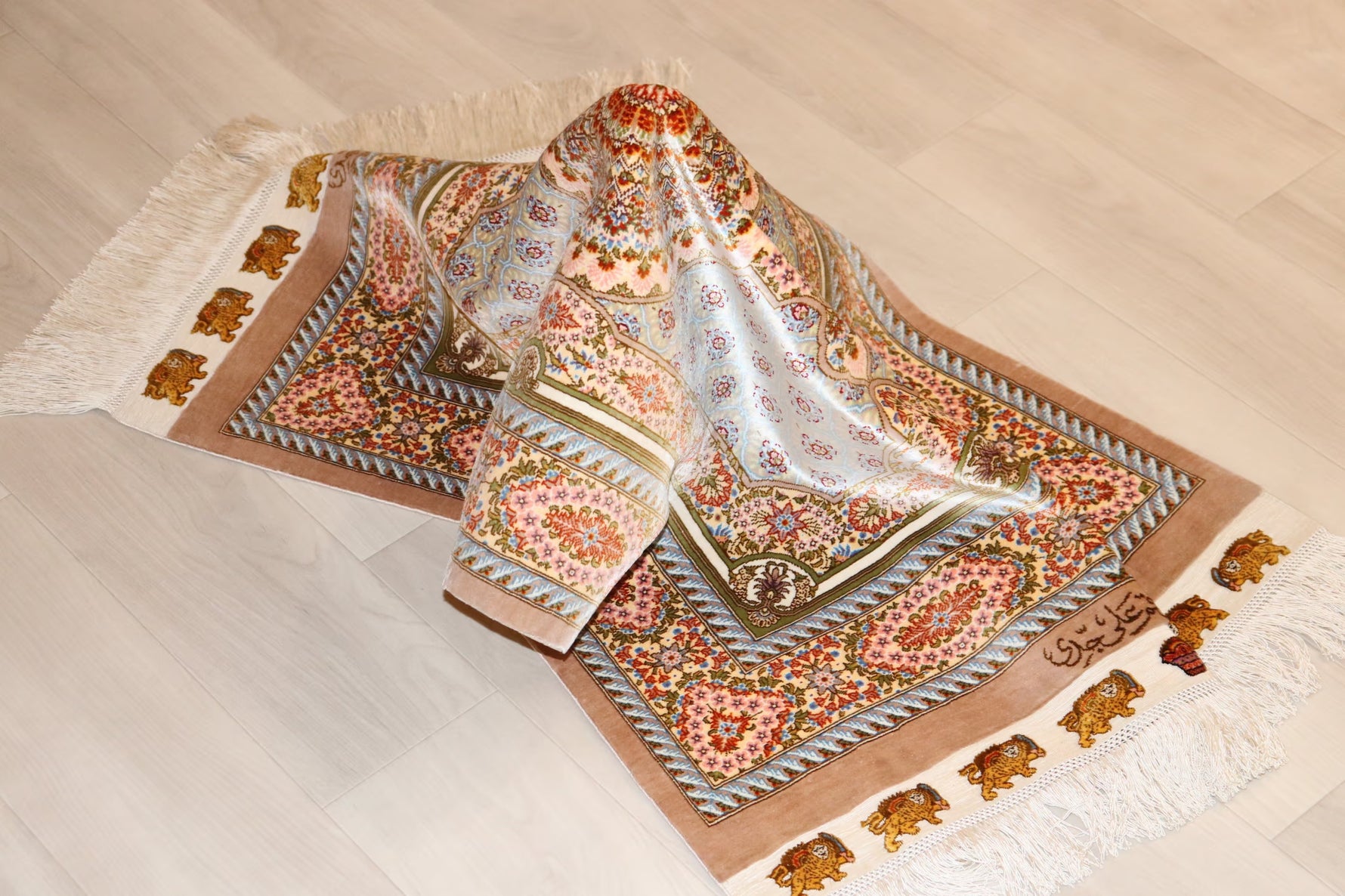 【ジェッディ工房】洗練された大人のベージュと淡い色彩が織りなす 極上のハーモニー　ID25032