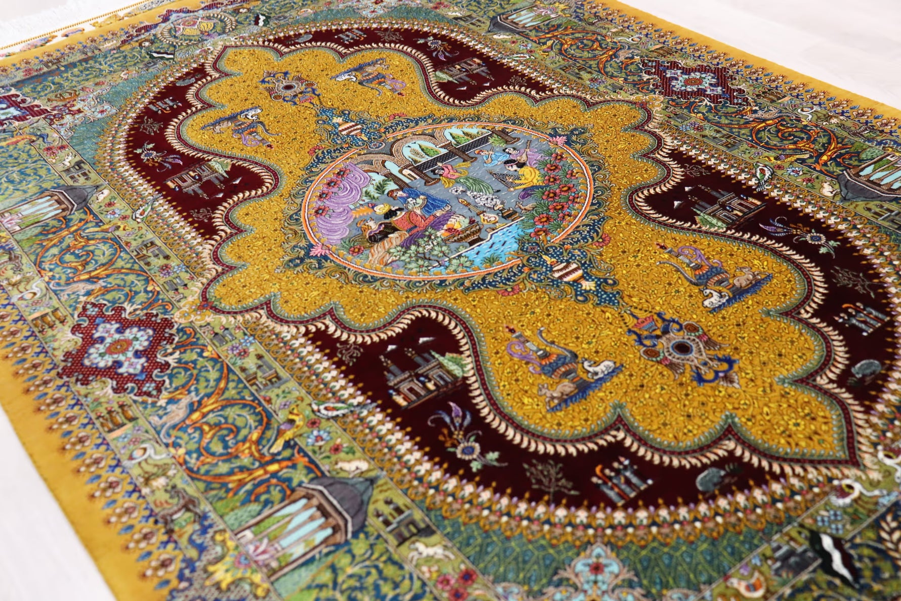 悠久の時を超える、古代ペルシャの栄華 名門【マスウード・ジャムシディ】が蘇らせた歴史絵巻　クム産シルク ID25034