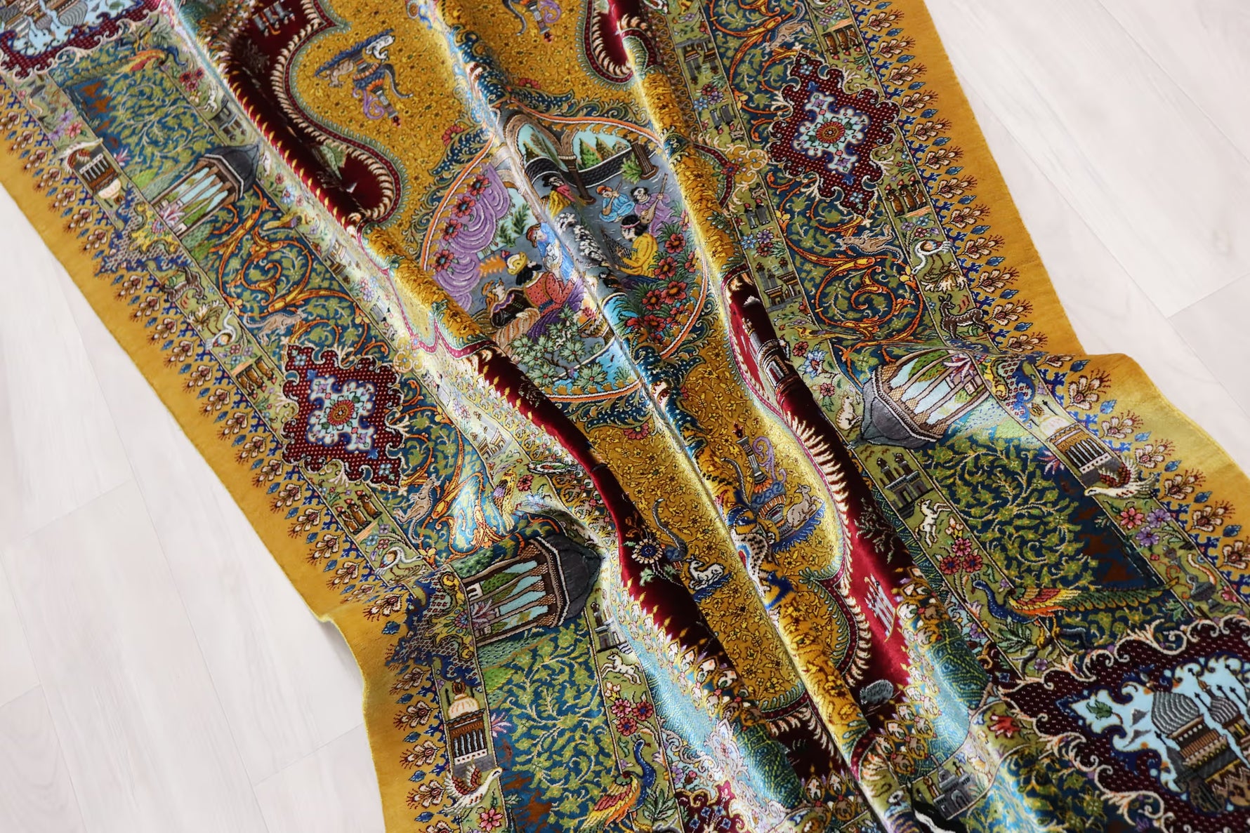 悠久の時を超える、古代ペルシャの栄華 名門【マスウード・ジャムシディ】が蘇らせた歴史絵巻　クム産シルク ID25034