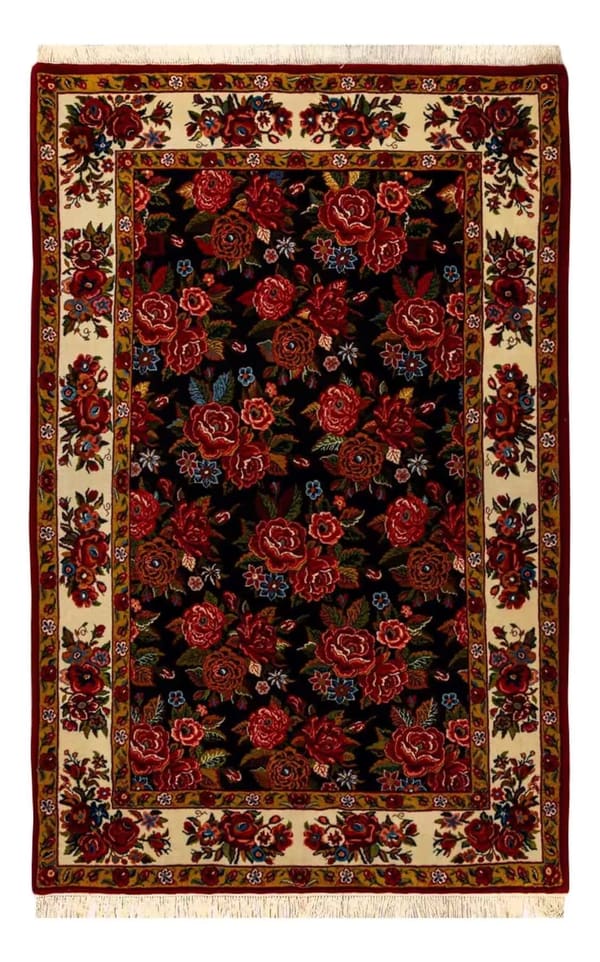 バフティアリ産 手織りウール 紺地に薔薇の花々 157×227cm (No.33)